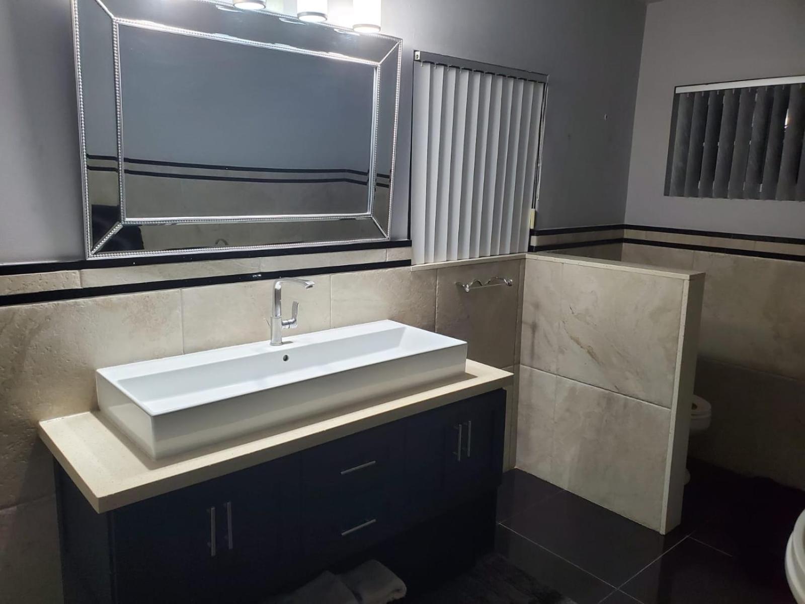 The Palms- Caribbean Estates -10 Minutes From The Beach- Gated Community Portmore Exterior foto