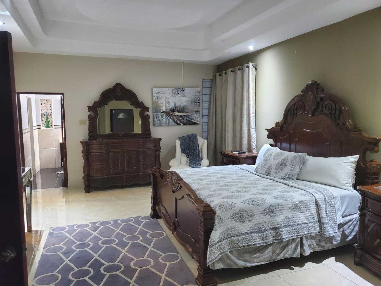 The Palms- Caribbean Estates -10 Minutes From The Beach- Gated Community Portmore Exterior foto